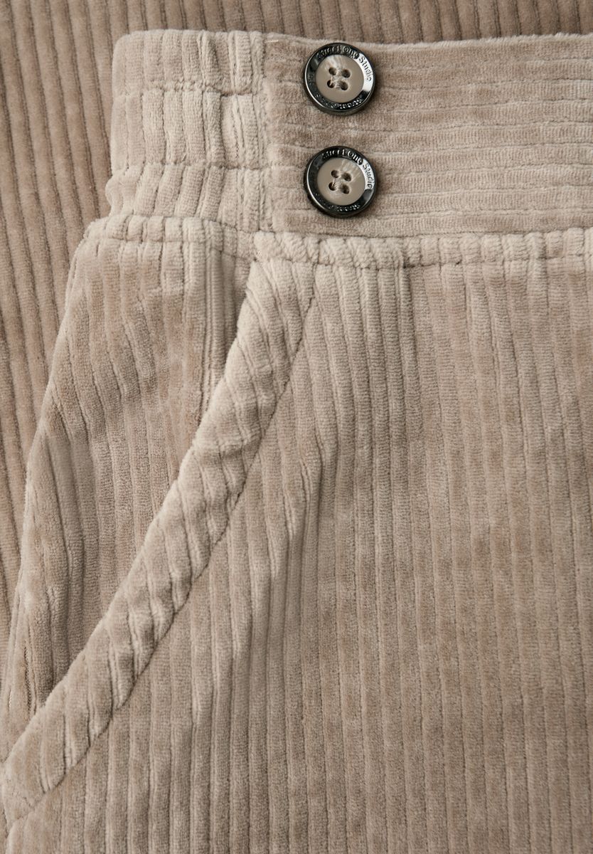 Straight Leg Cordhose