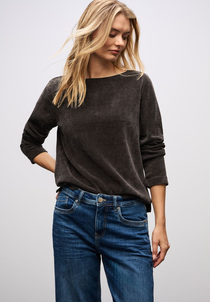 Shirt mit U-Boot-Ausschnitt