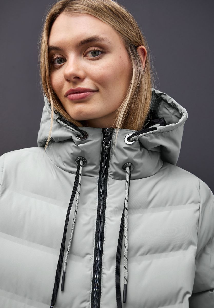 Jacke mit geklebten Nähten