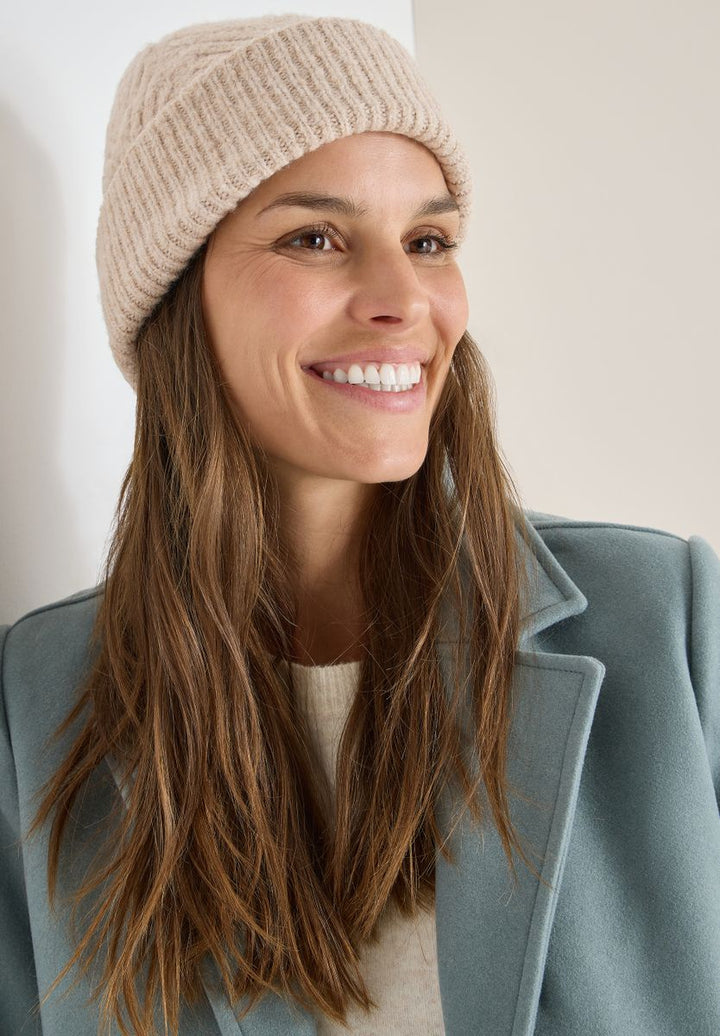 Strickmütze mit Struktur