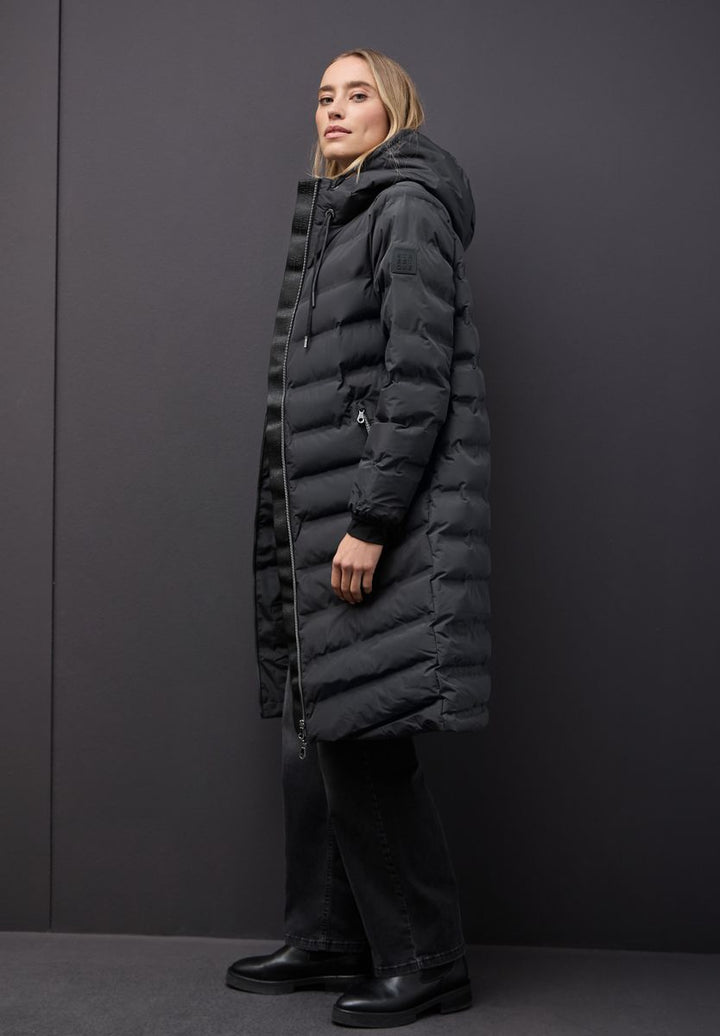 Mantel mit geklebten Nähten