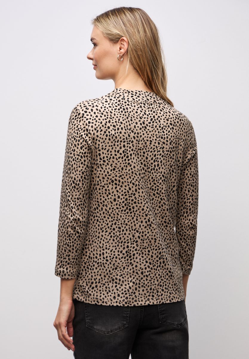 Basic Leo Turtleneck Shirt