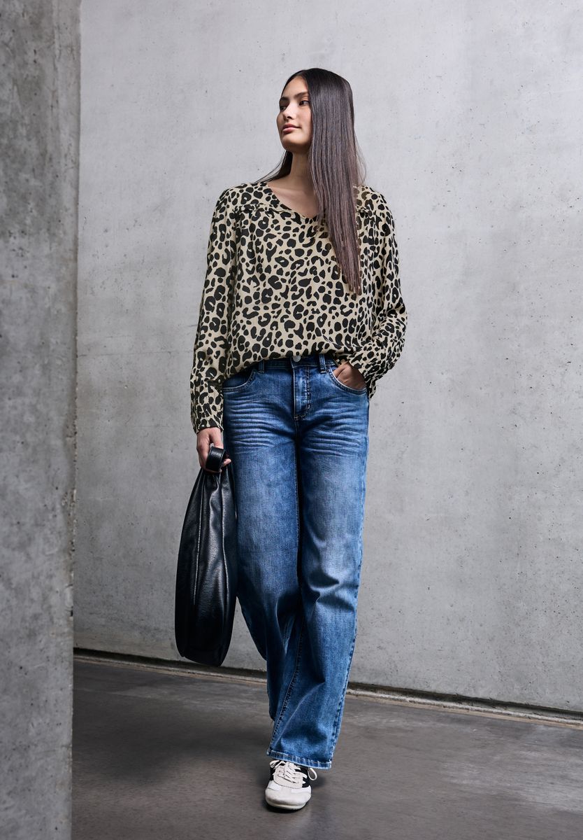 V-Neck Bluse mit Rüschen