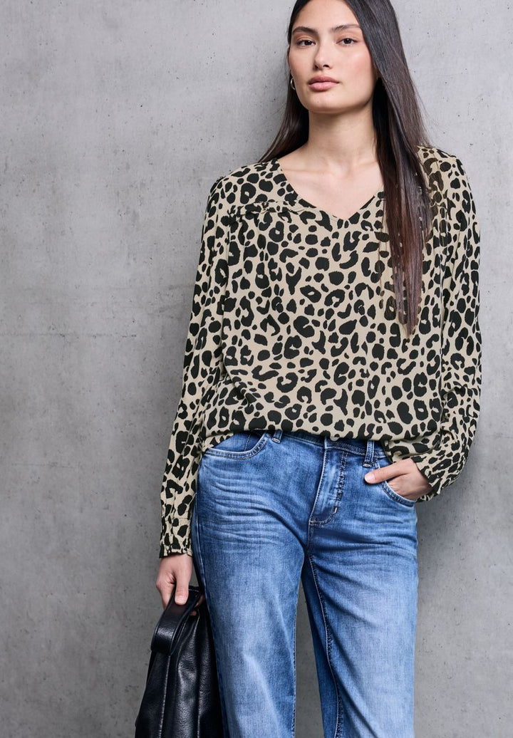 V-Neck Bluse mit Rüschen