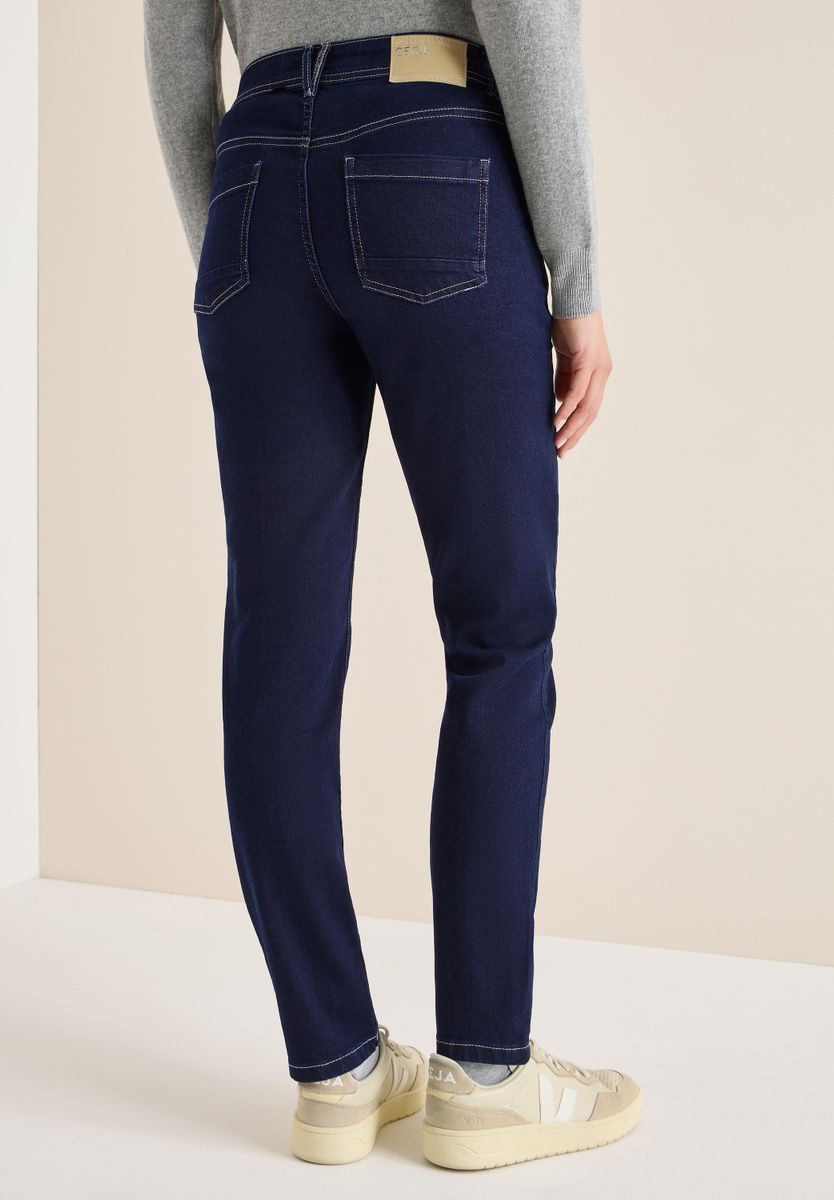 Rinsed Casual Fit Jeans