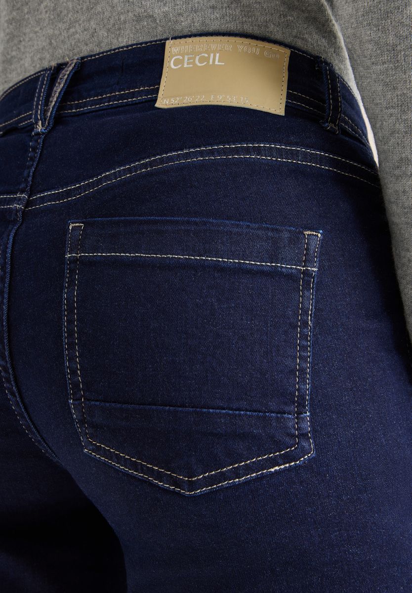 Rinsed Casual Fit Jeans