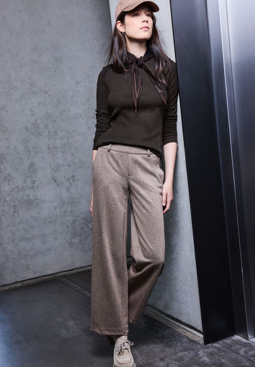 Rippshirt mit Rundhals