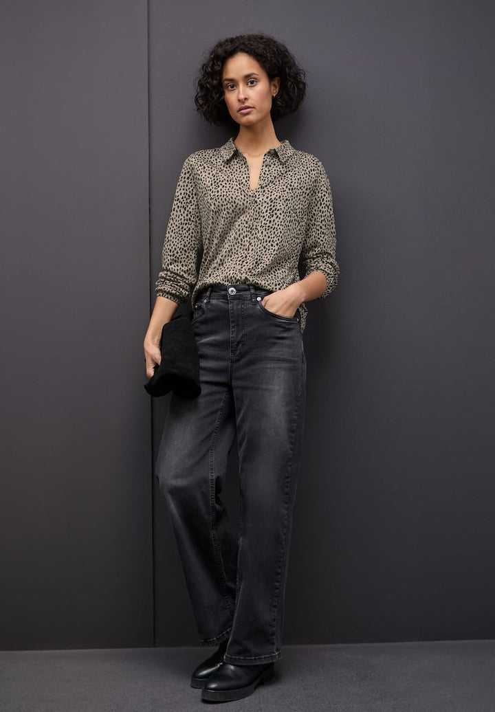 Leo-Shirt mit Hemdkragen