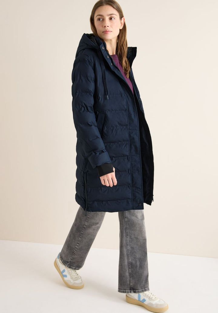 Mantel mit verklebten Nähten