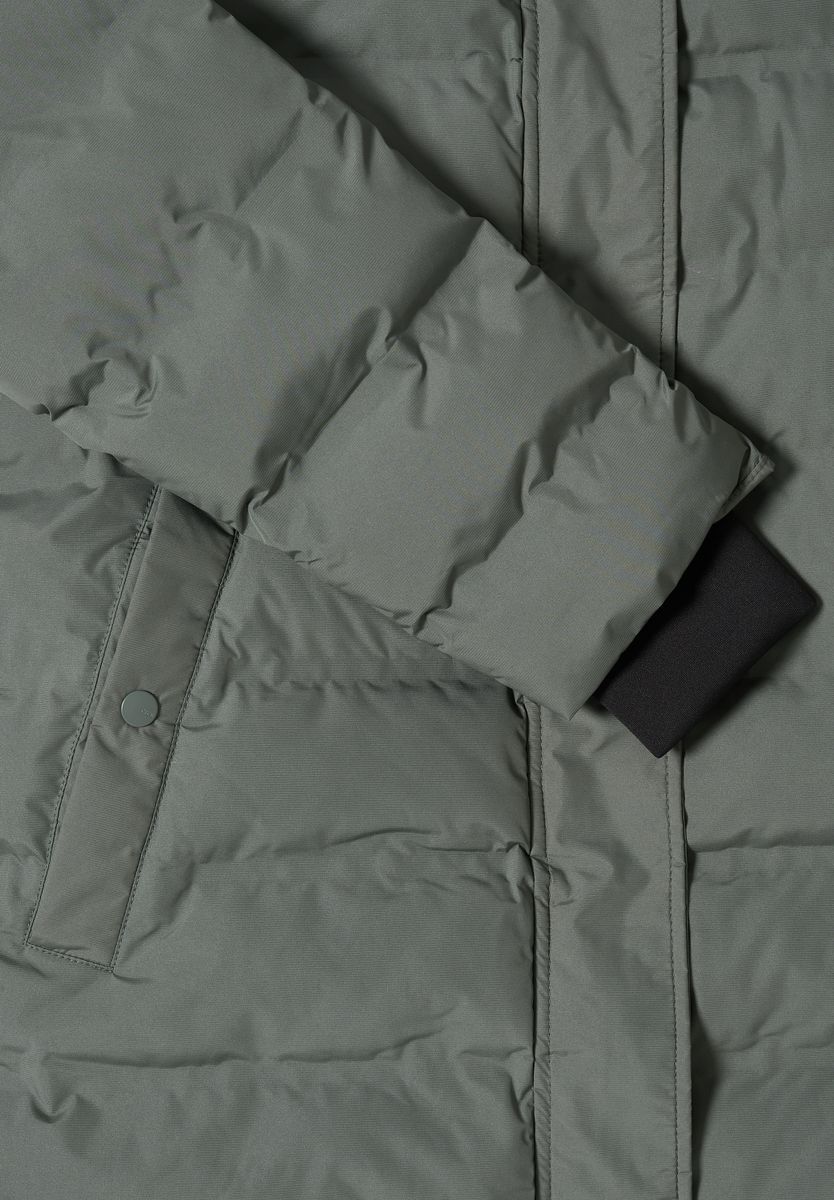 Mantel mit verklebten Nähten