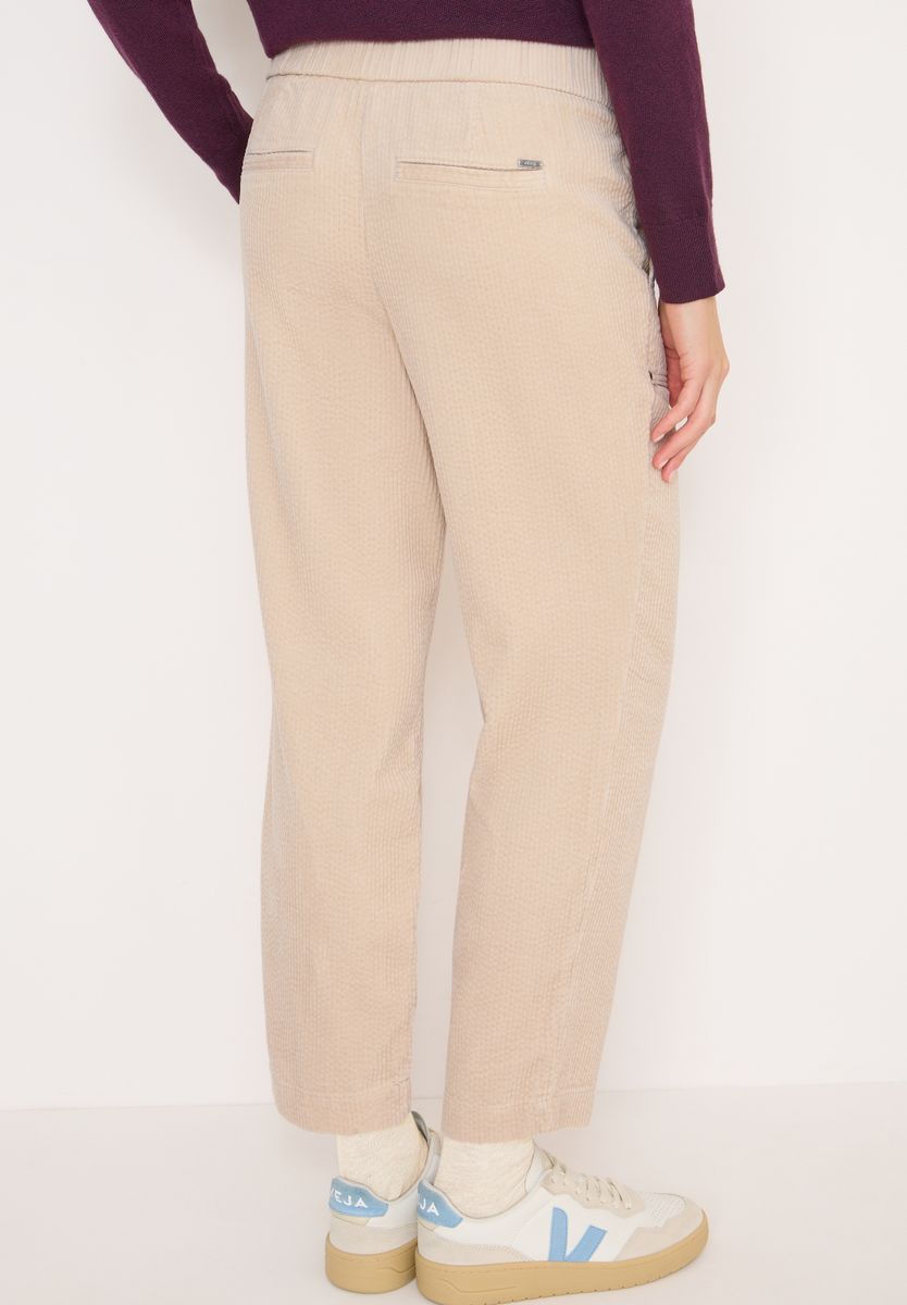 Sportive Loose Fit Cordhose