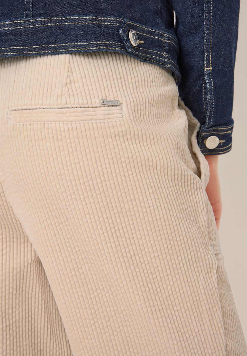 Sportive Loose Fit Cordhose