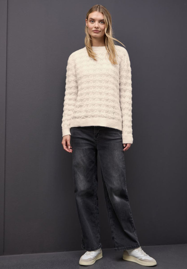 Flauschiger Strukturpullover