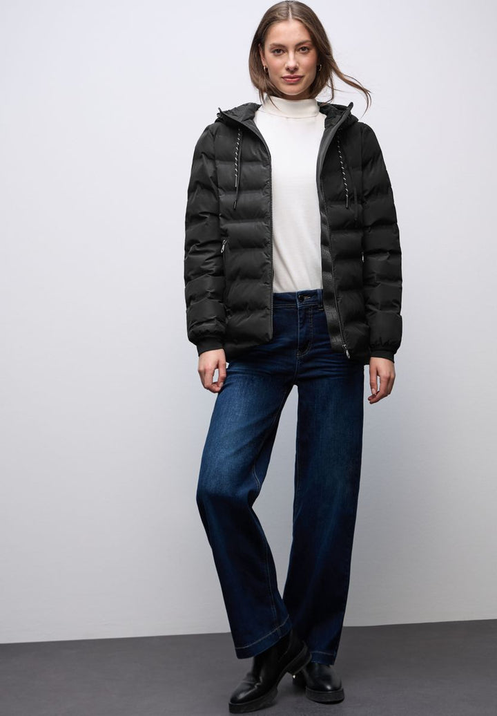 Jacke mit geklebten Nähten