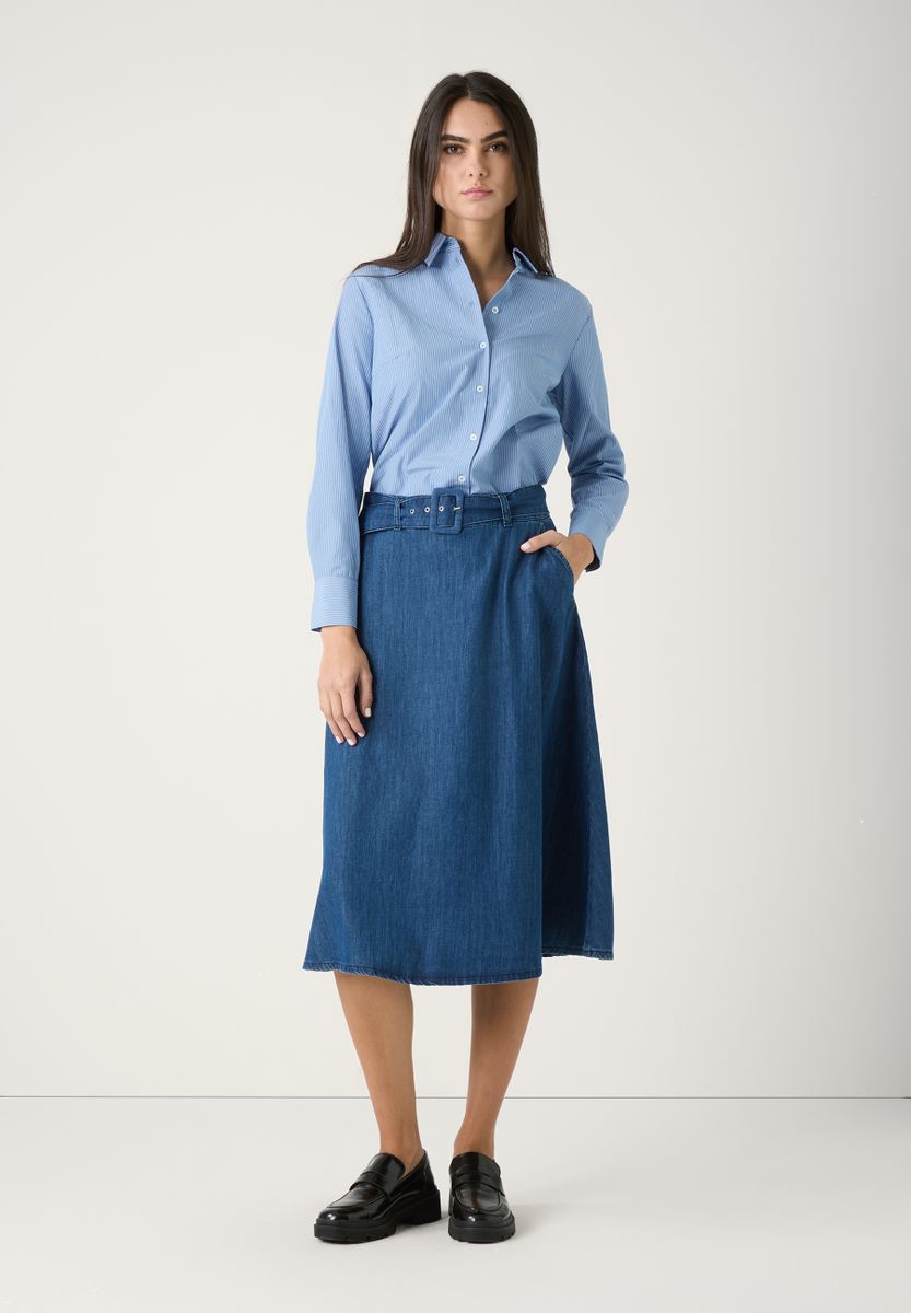 Jeansrock mit Gürtel