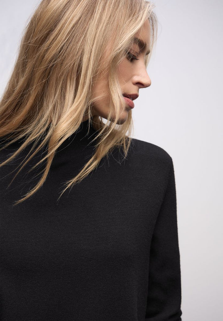 Turtleneck Strickkleid
