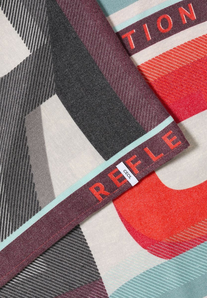 Cosy Loopschal mit Print