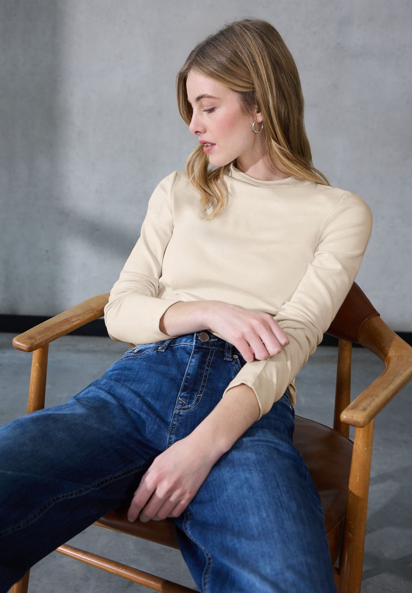 Basic Turtleneck Shirt