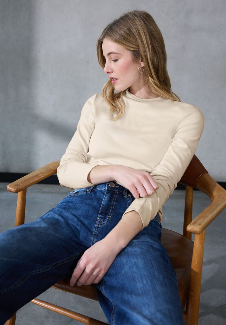 Basic Turtleneck Shirt