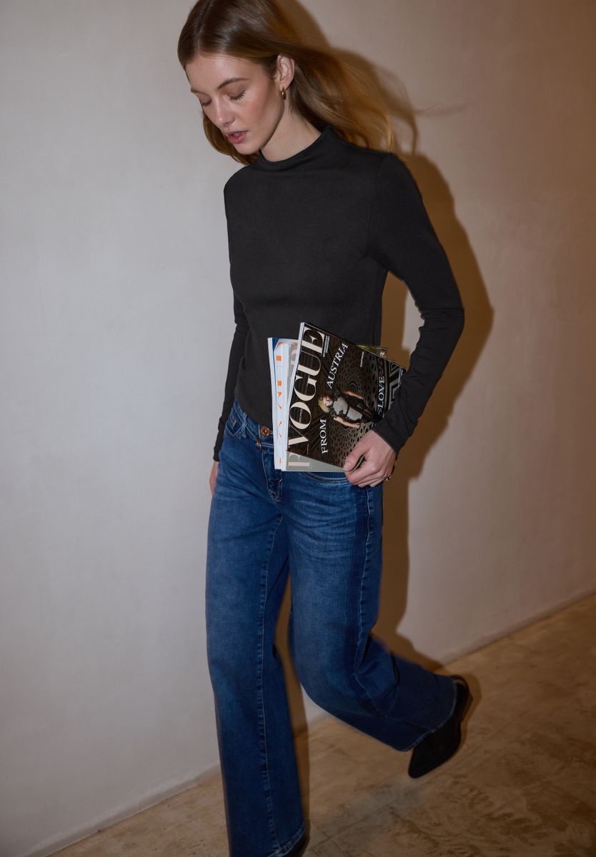 Basic Turtleneck Shirt