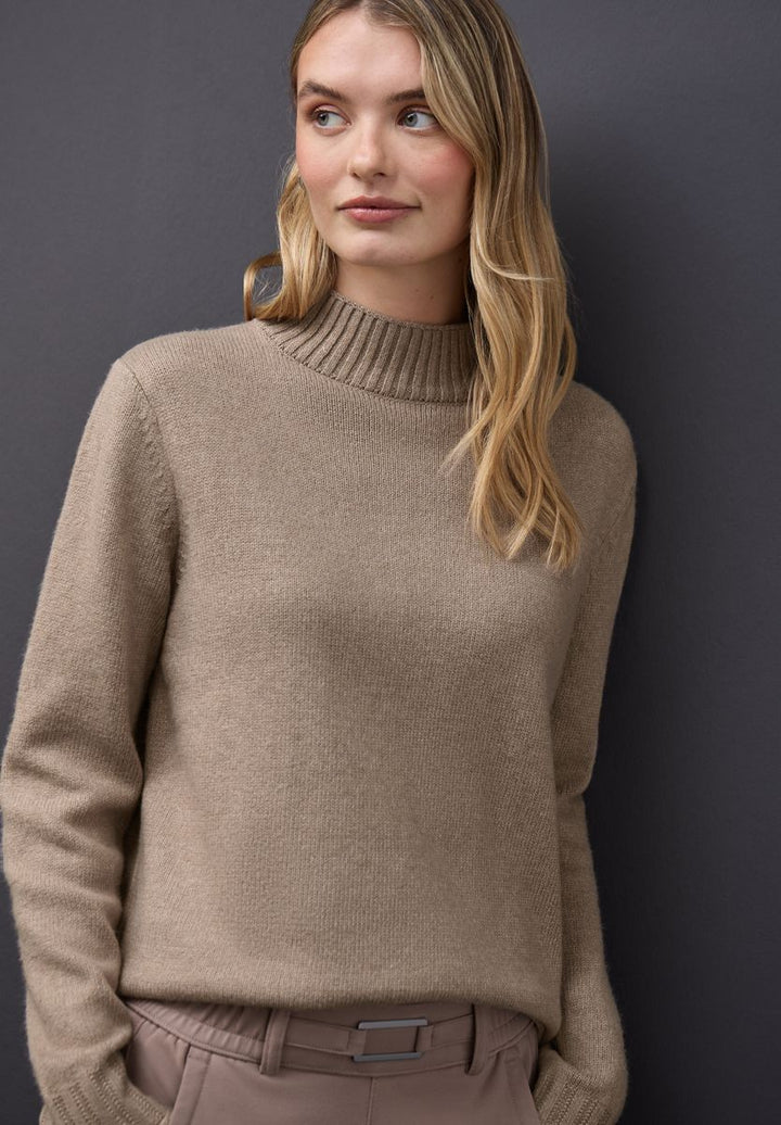 Basic Turtleneck Pullover