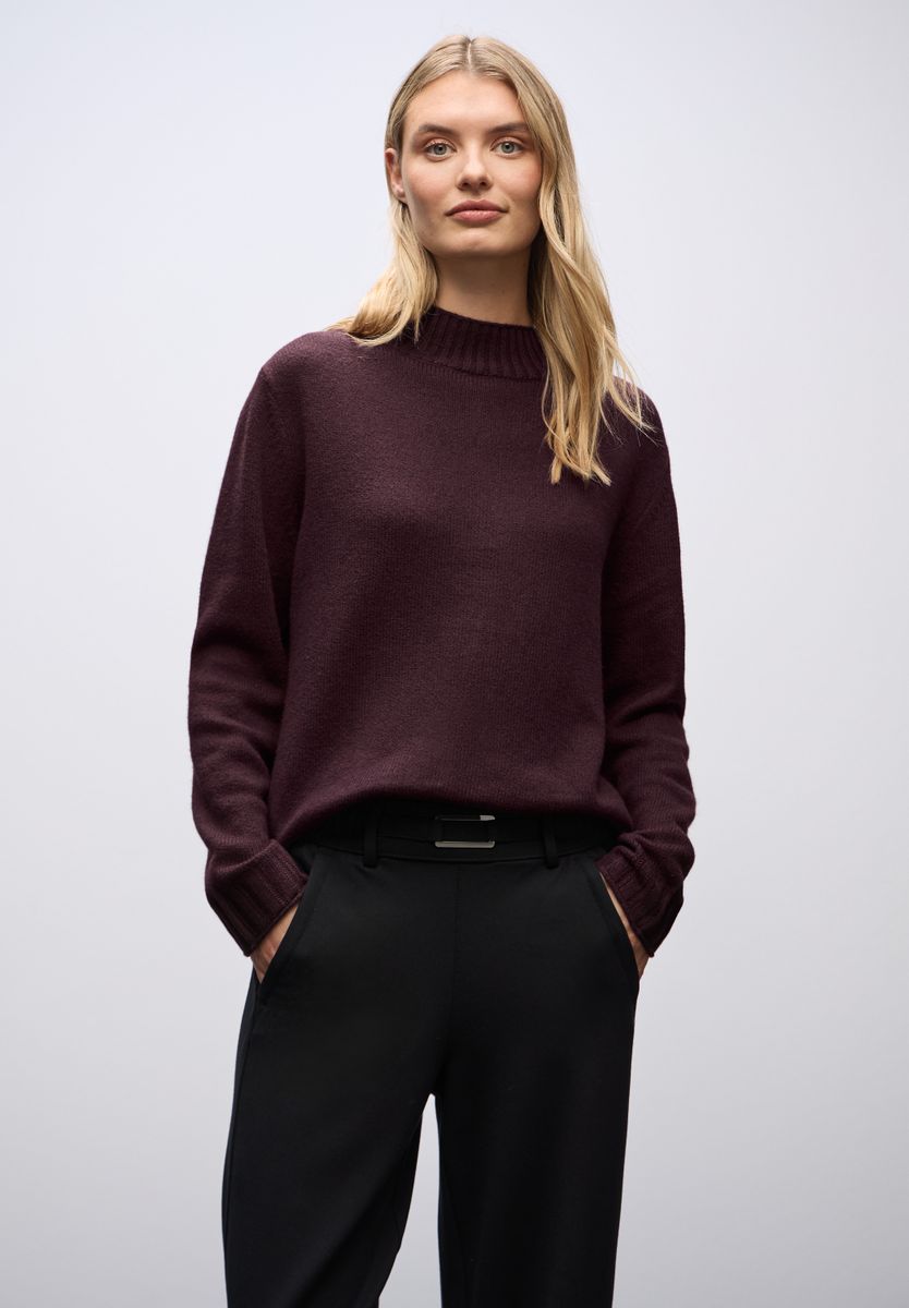 Basic Turtleneck Pullover