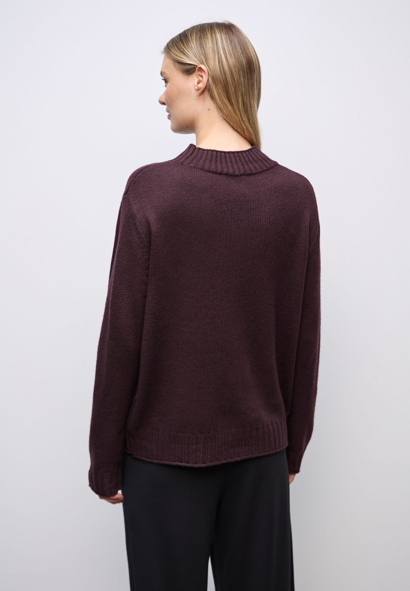Basic Turtleneck Pullover