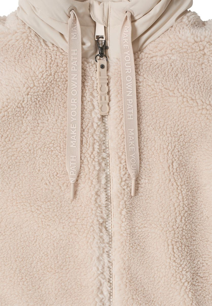 Kuscheliger Teddy-Mantel