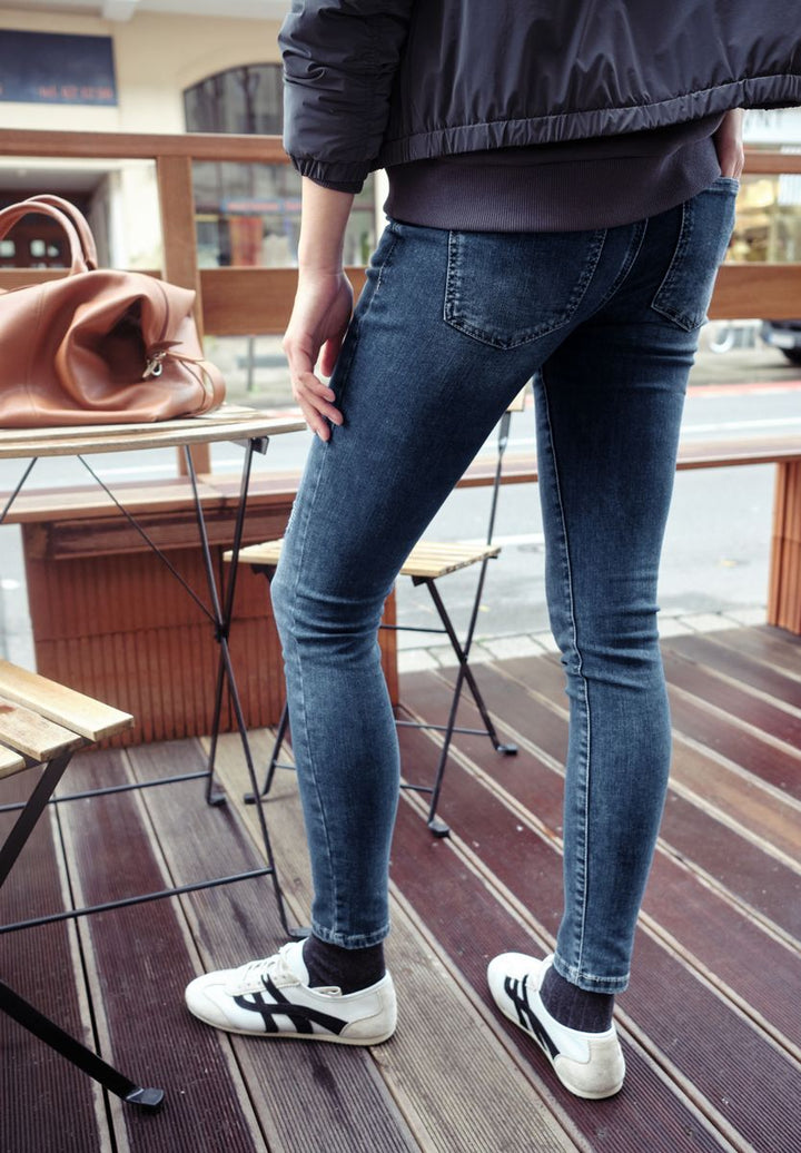 Jeans mit Destroyed Details