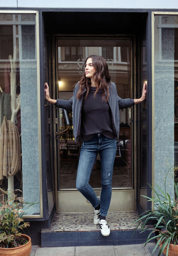 Jeans mit Destroyed Details