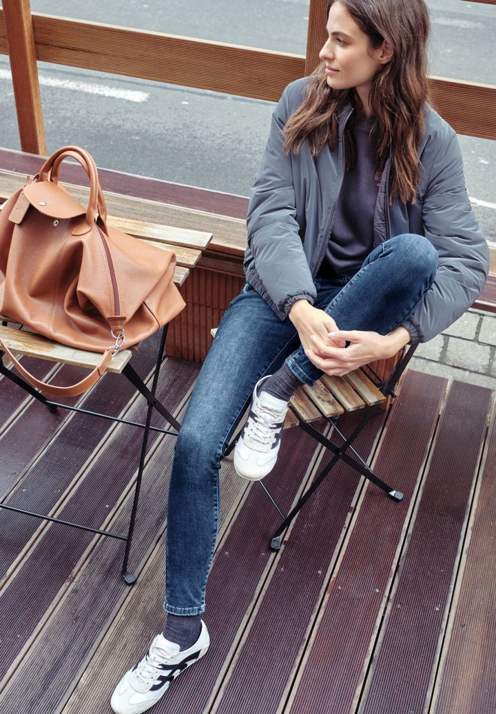 Jeans mit Destroyed Details