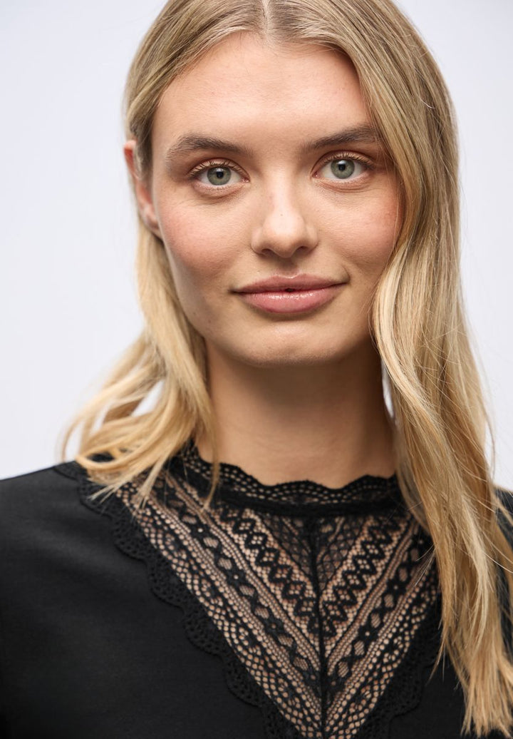 Shirt mit Spitzendetail