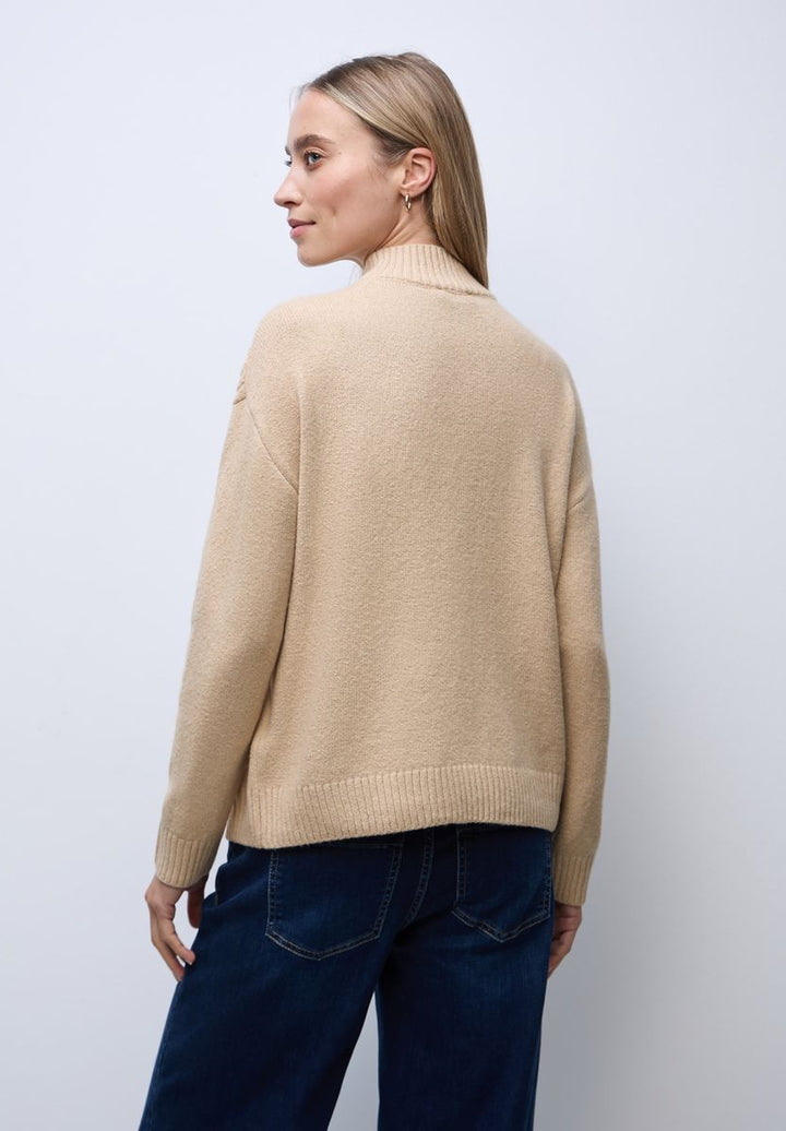Pullover mit Strickmuster