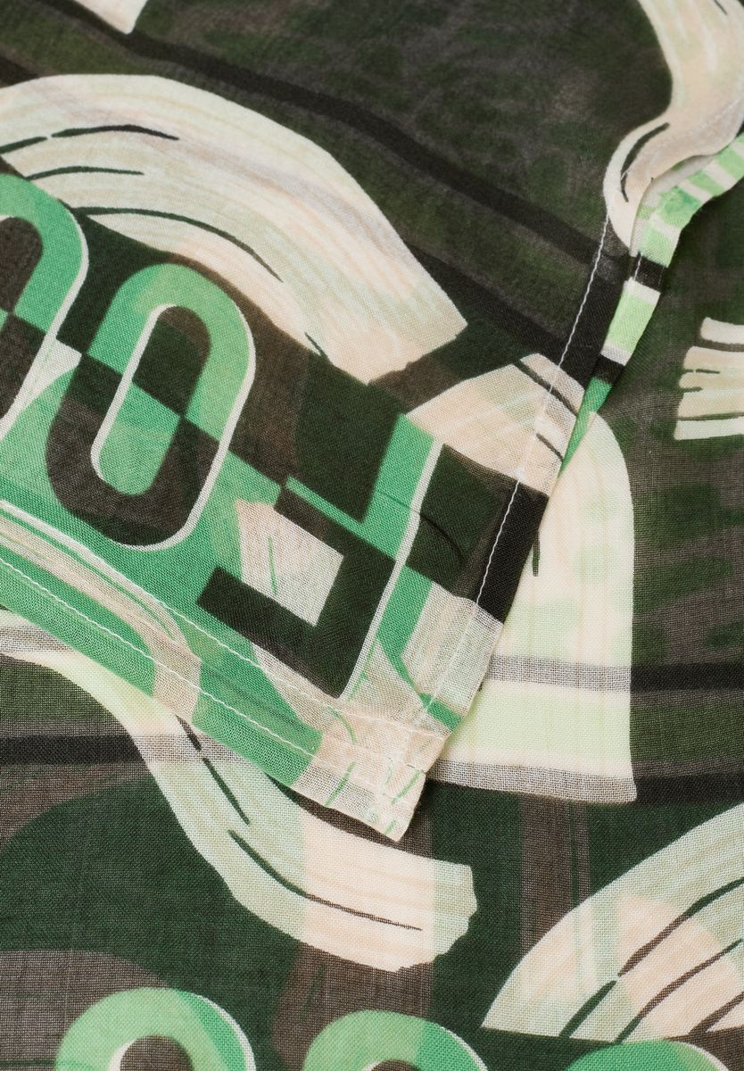 Gemusterter Loop-Schal