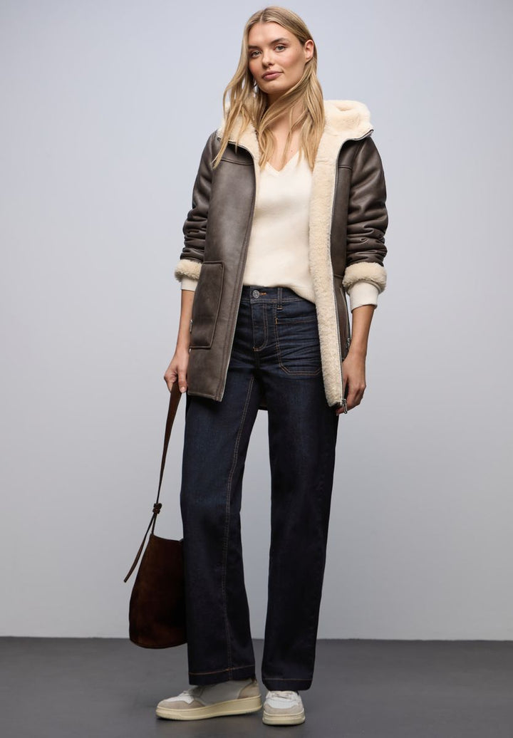 Rinsed Wide Leg Jeans