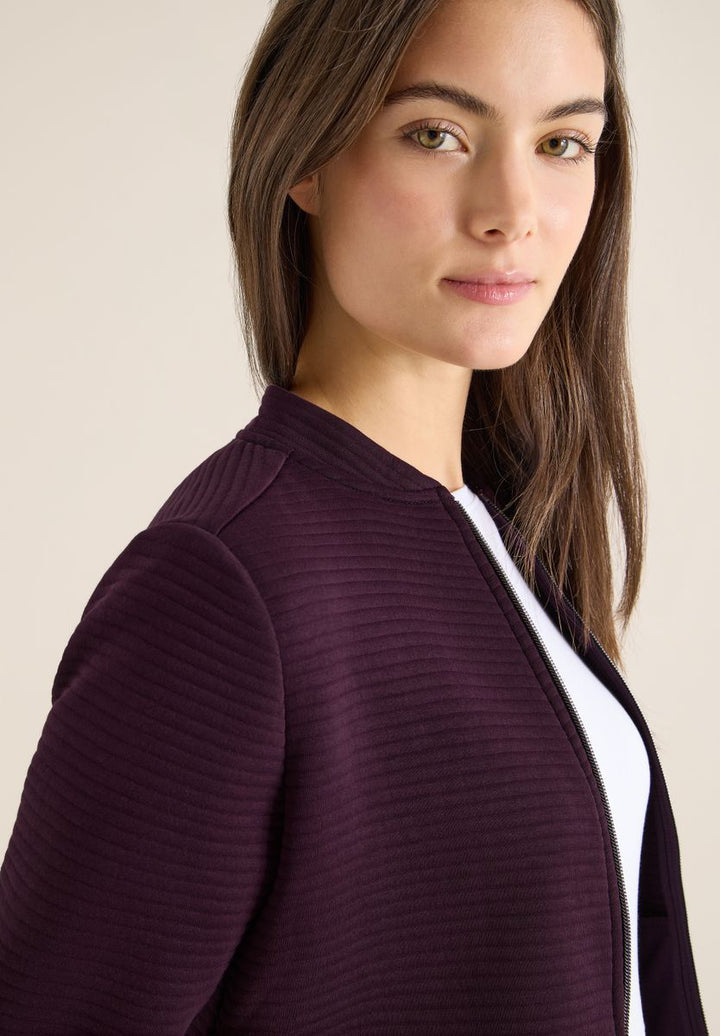 Kurze Strukturjacke