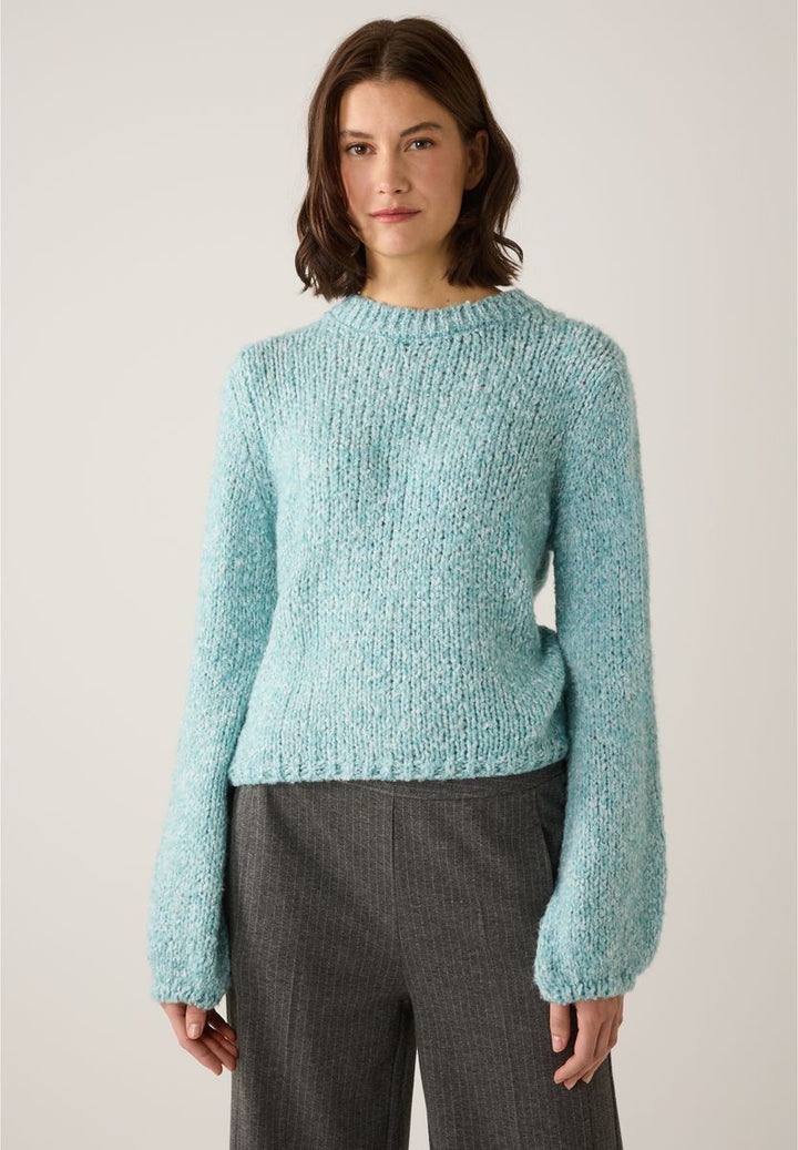 Boucl√©-Pullover mit weiten √Ñrmeln