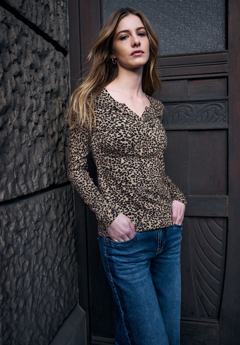 Leo Shirt mit Knopfleiste