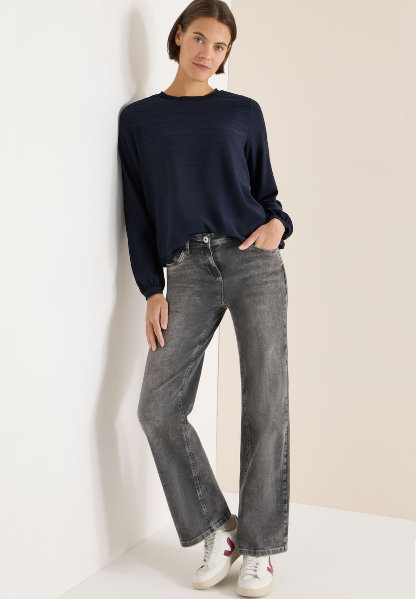 Bluse mit Smock-Ausschnitt