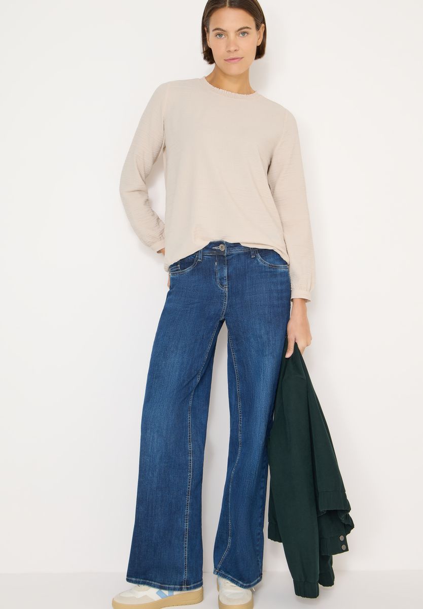 Bluse mit Smock-Ausschnitt