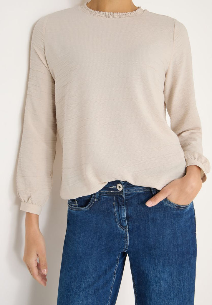 Bluse mit Smock-Ausschnitt