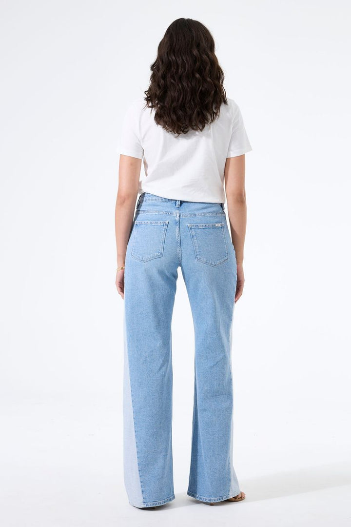 249 Celia wide