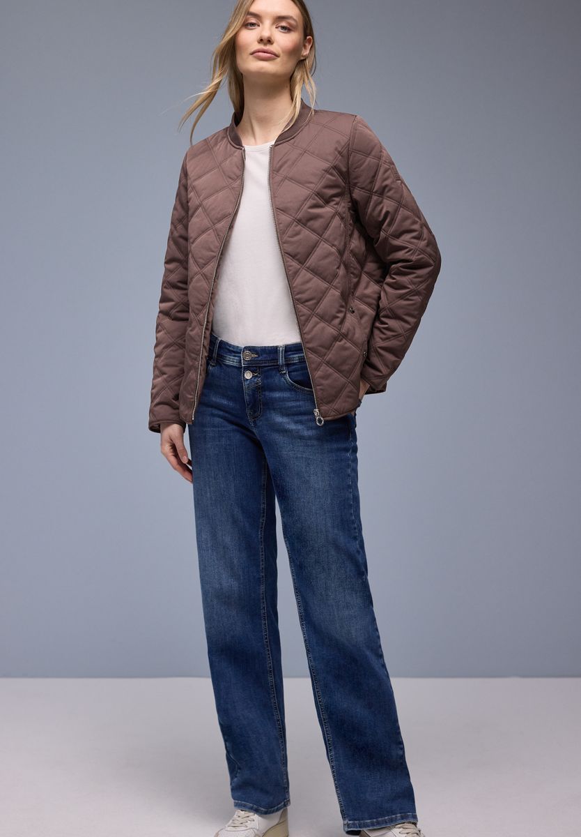 Jacke mit abnehmbarer Kapuze