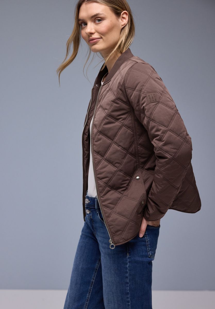 Jacke mit abnehmbarer Kapuze