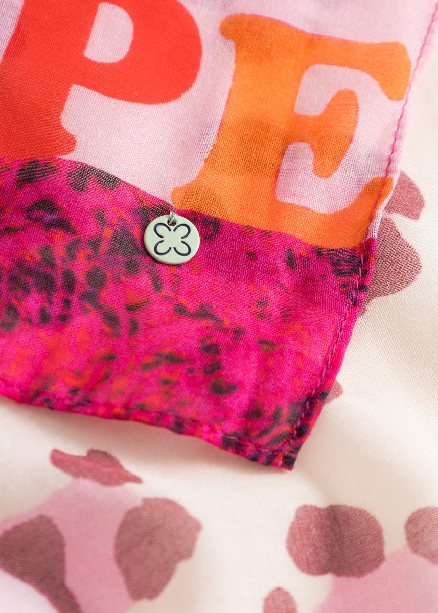 Schal aus feiner Modal-Baumwoll-Mischung mit Leopard und SUPER- Schriftzug