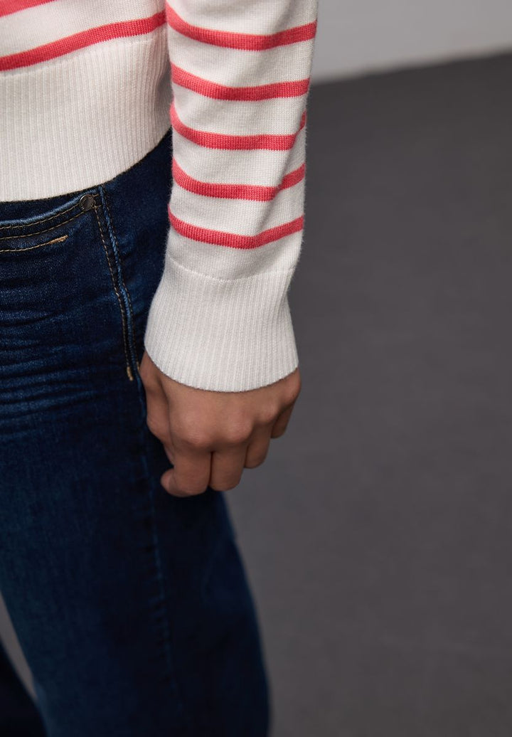 Gestreifter Pullover