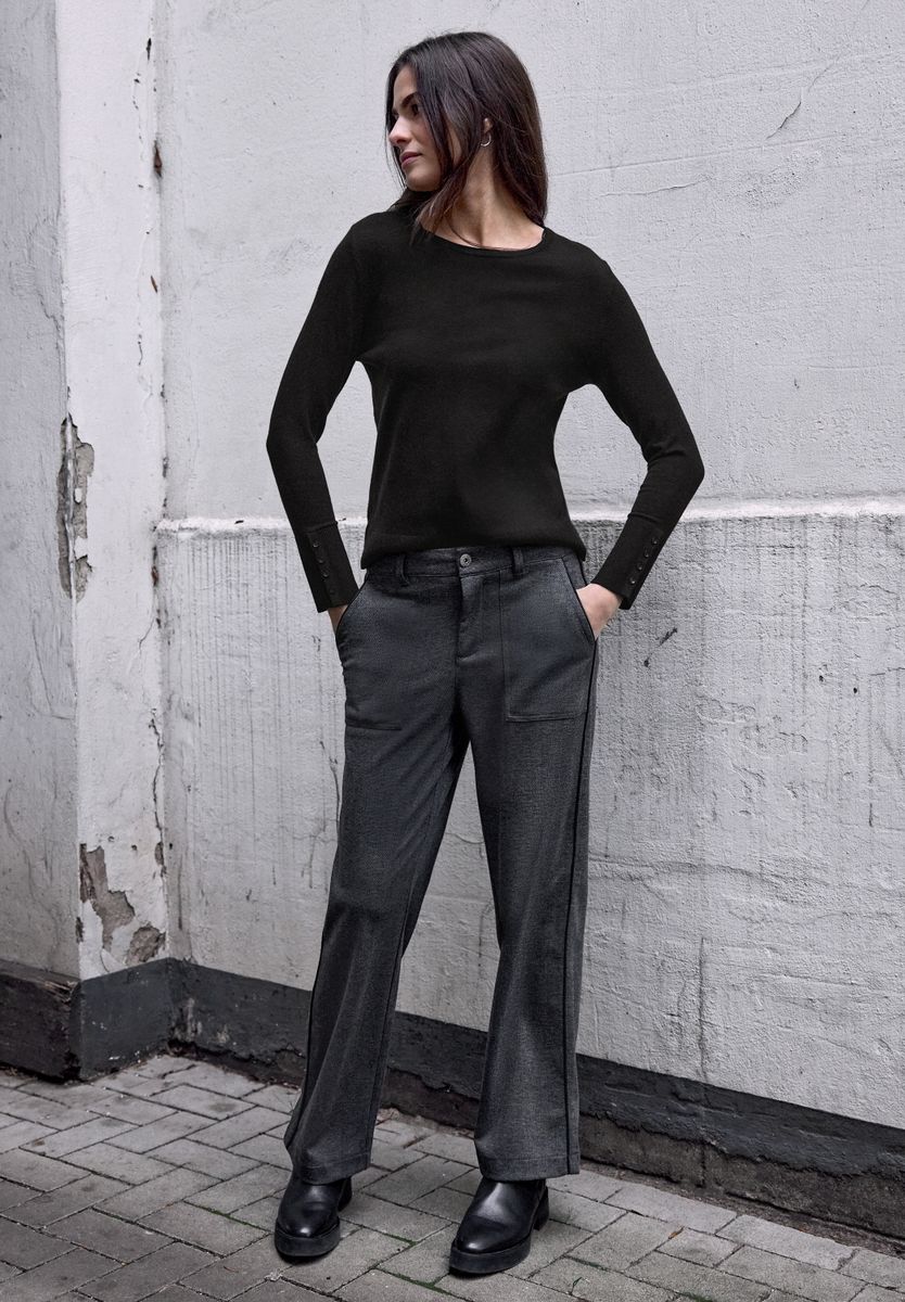 Strickpullover mit Knöpfen