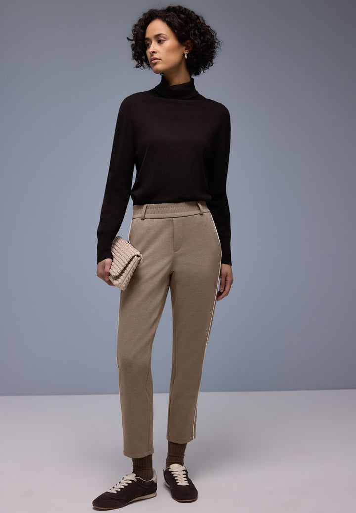 Hose mit Tape-Detail