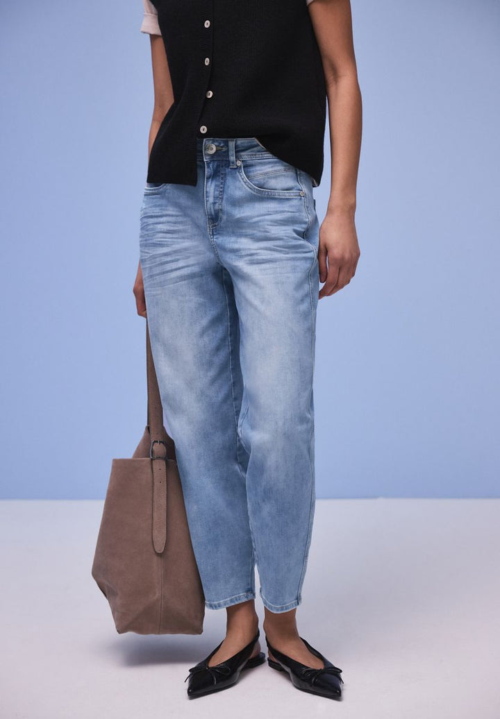 Barrel Leg Jeans