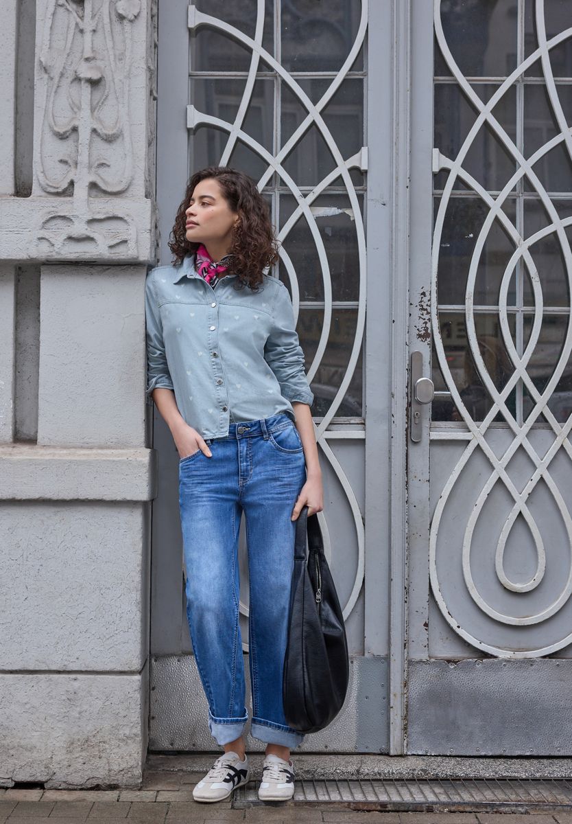 Hemdbluse mit Herzdetails